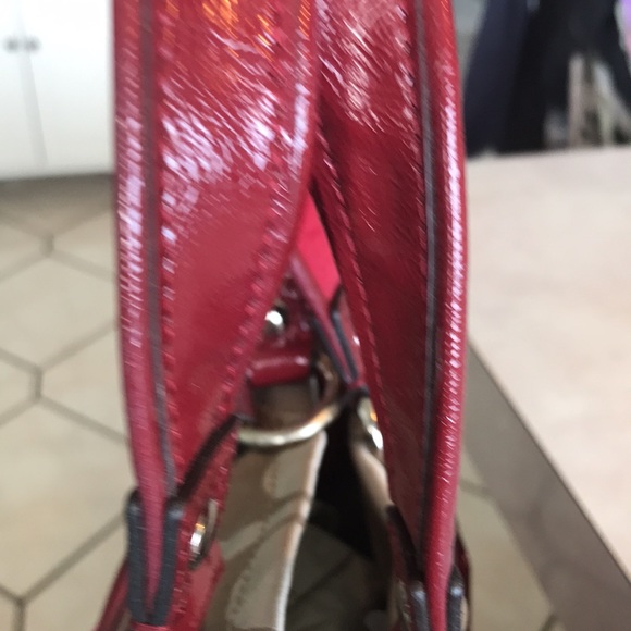 Coach Signature Tan Shoulder Bag with red trim! In EUC, NO spots anywhere ❤️ - Picture 2 of 15